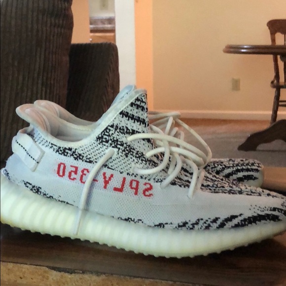 Yeezy boost zebra 350’s size 10 9/10 condition